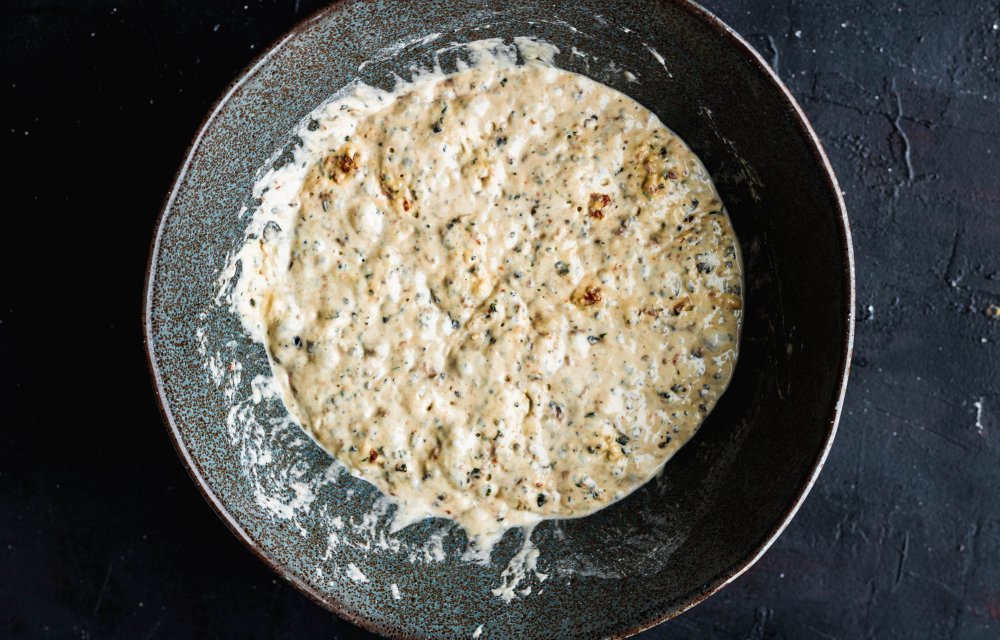 Makkelijk zelfgemaakt brood uit de pan-deeg