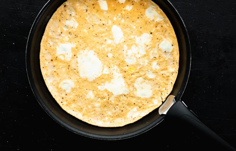 Romige eiwraps met kip en avocado