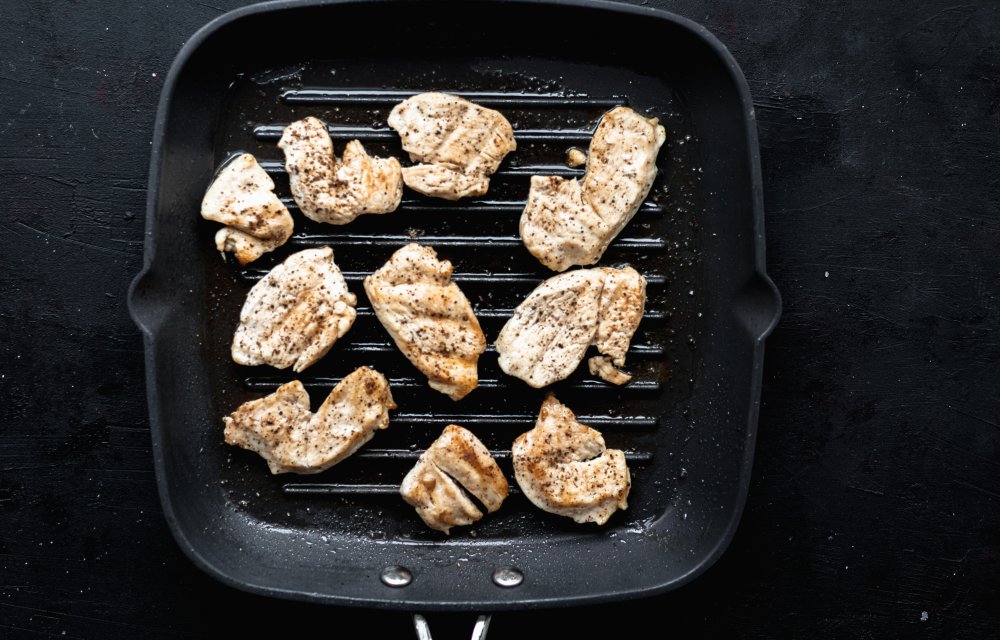 Romige eiwraps met kip en avocado