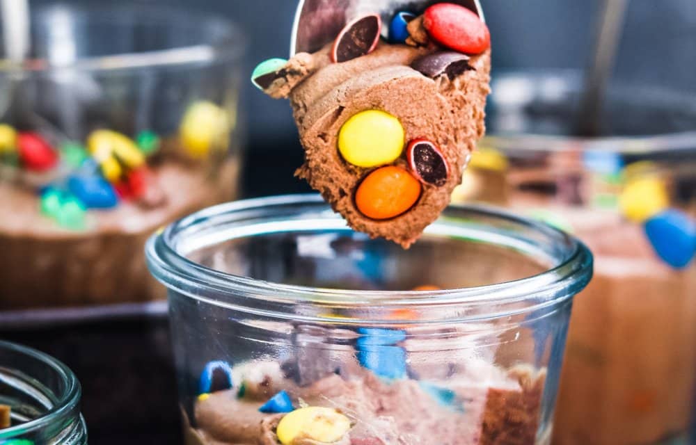 Simpele chocolademousse met M&M's