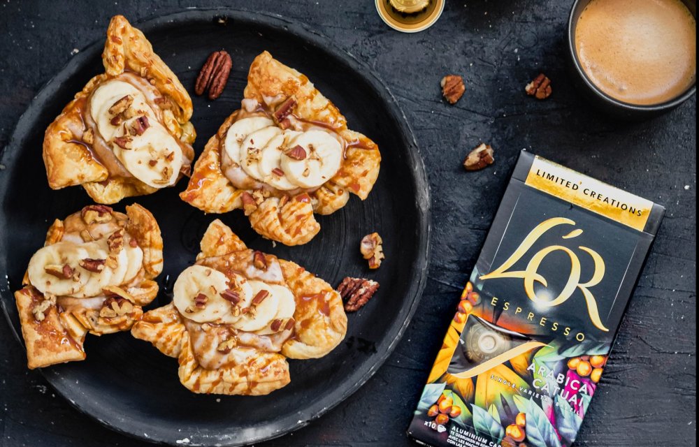 Bladerdeegtaartje met koffie-karamel en bananenroom-eindfoto