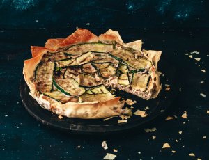 Gezondere quiche van filodeeg met gegrilde courgette