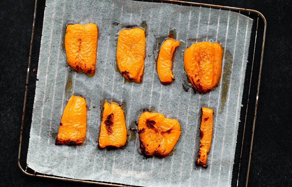 Pasta met oranjesaus en burrata