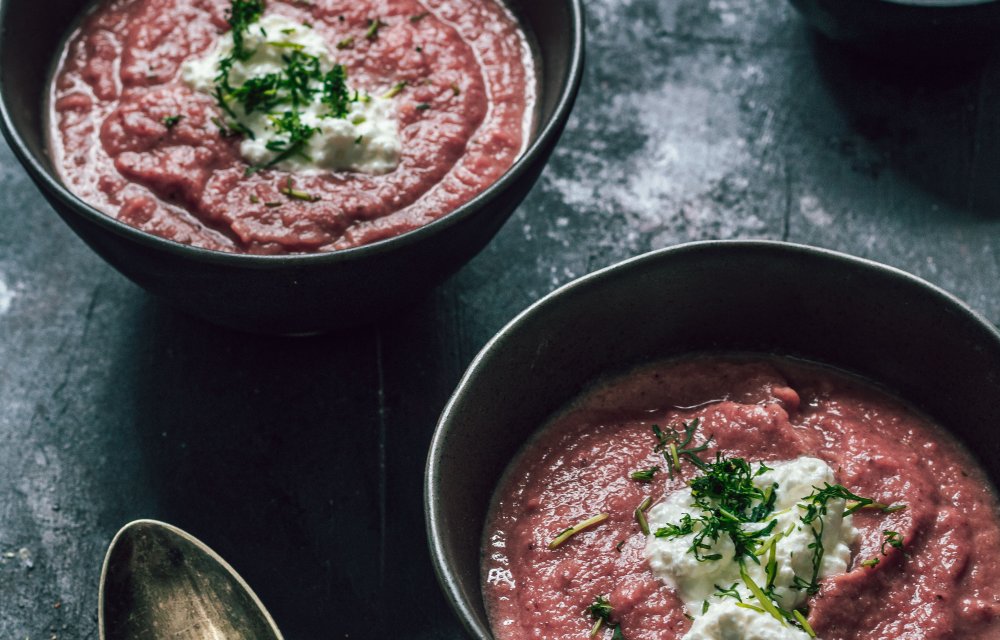 Bloemkoolsoep met rode biet