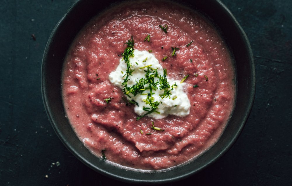 Bloemkoolsoep met rode biet