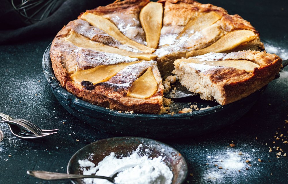 Boterkoek met gekarameliseerde peer