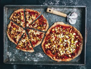 Gezondere pizza van kwarkdeeg