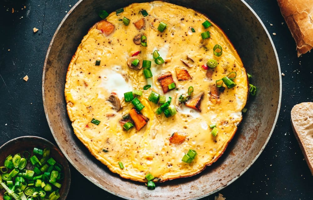 pittige boerenomelet met zoete aardappel