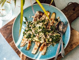 Witte asperges met venkel en gremolata