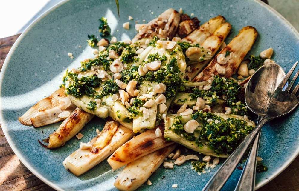 Witte asperges met venkel en gremolata