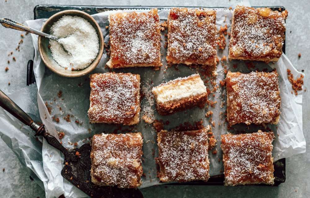 Piña colada cheesecake bars