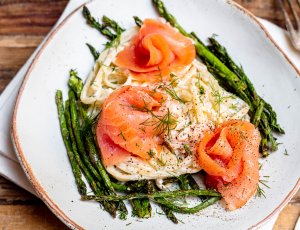 Romige linguine met gerookte zalm