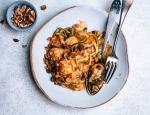 Courgetti met spicy feta en kip