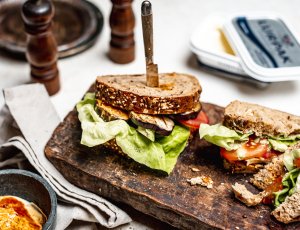 Gezonde vega BLT-sandwich