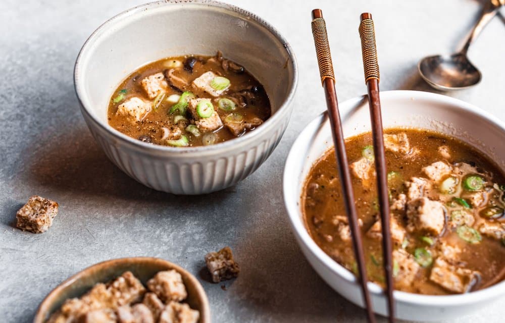 Miso soep met krokante tofu