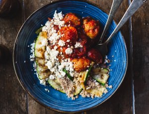 Couscousbowl met kalkoenballetjes met 6 ingredienten