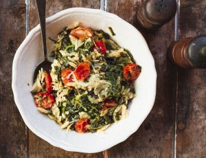 Orzo ovenschotel met 5 ingrediënten