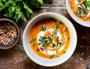 Pittige wortelsoep met harissa met 6 ingredienten