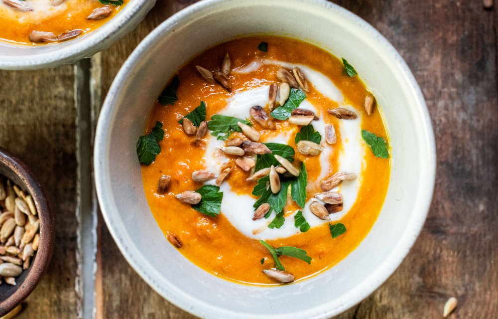 Pittige wortelsoep met harissa met 6 ingrediënten