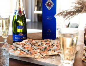 Flammkuchen met gerookte zalm met bubbeltip