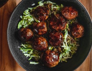 Courgetti met kipketjapballetjes