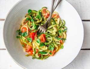 Courgetti met knoflook en olijfolie