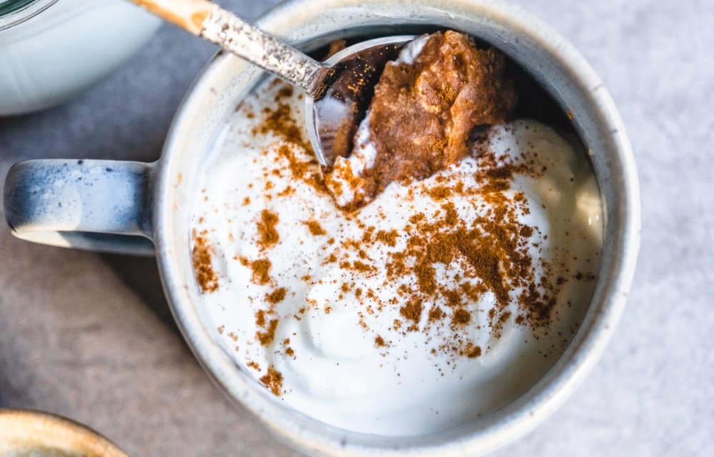 gezond bananenbrood in a mug