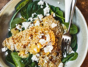 Spinaziesalade met krokante kip