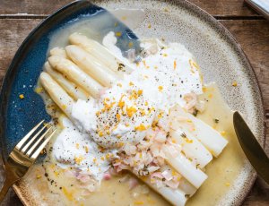 Asperges met burrata