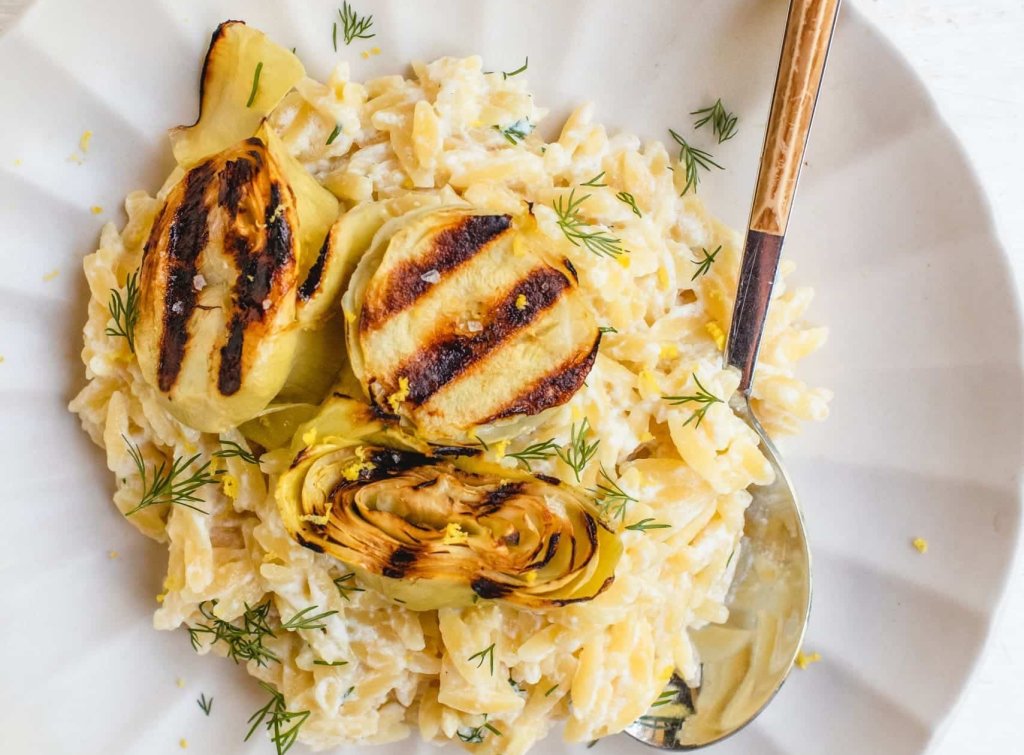 Romige orzo met artisjokken