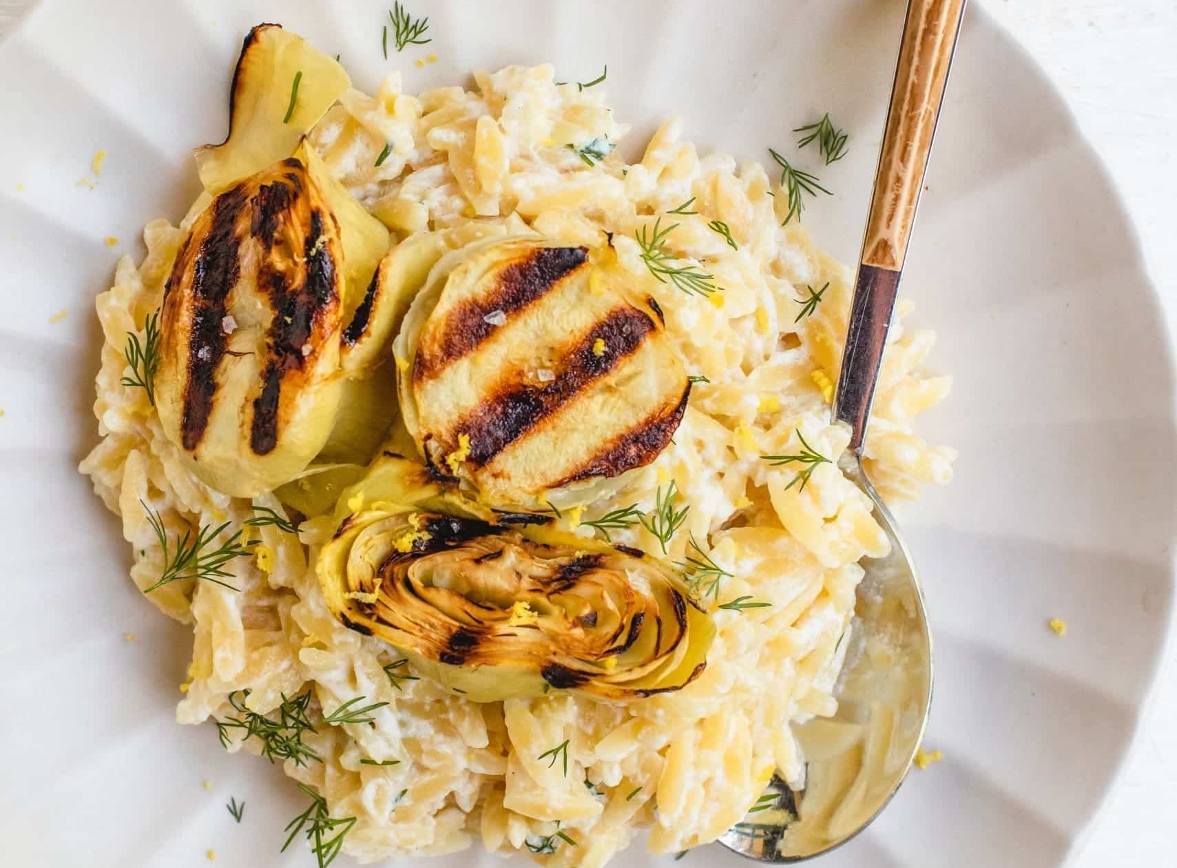 Romige orzo met artisjokken