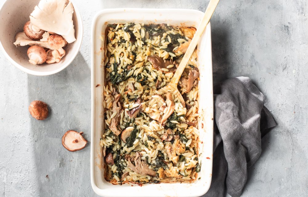 Orzo ovenschotel met paddenstoelen