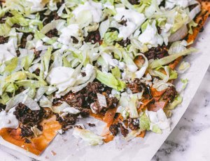 Gezonde Turkse pizza plaattaart