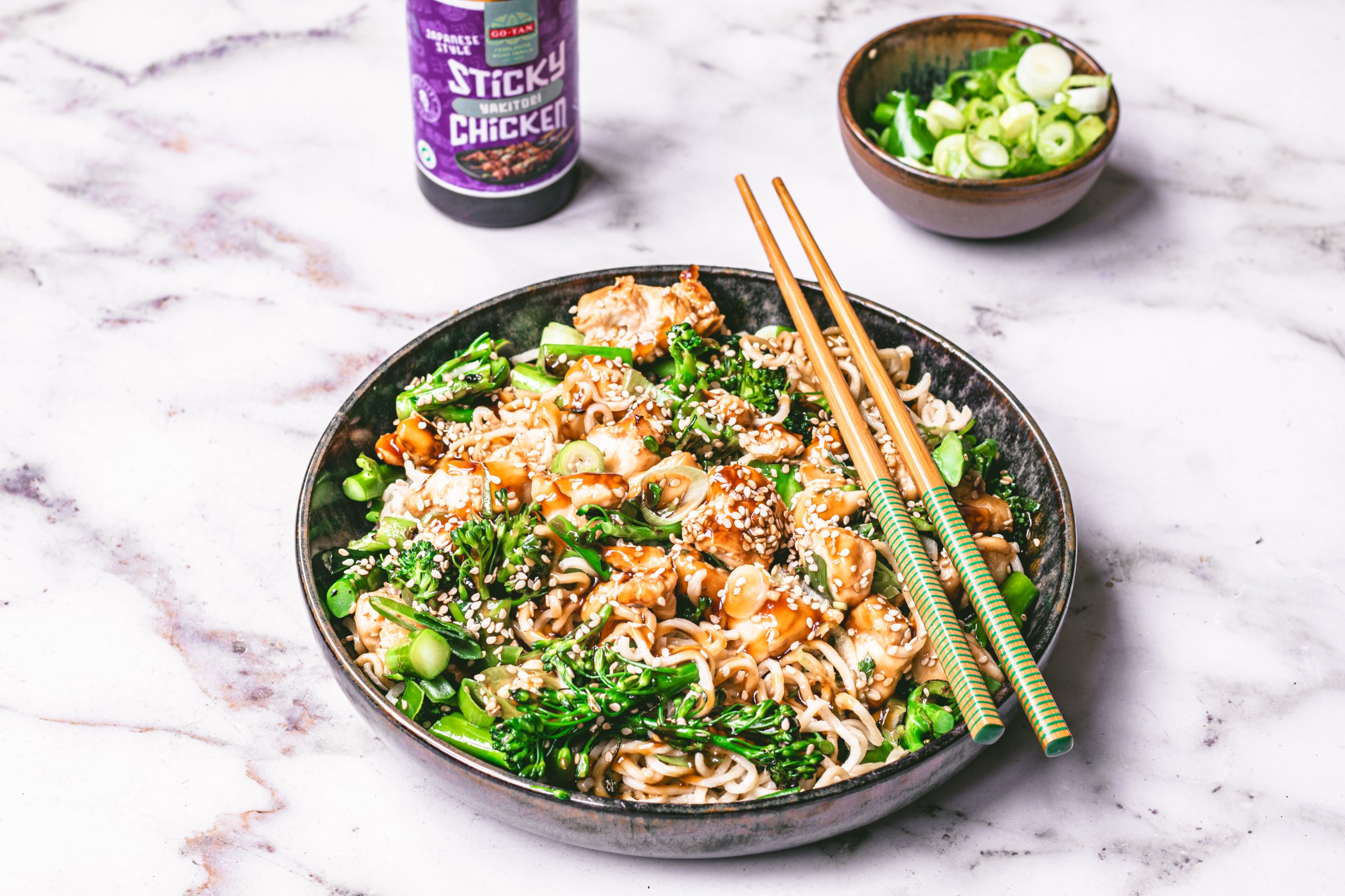 Noedels met yakitorispiesjes